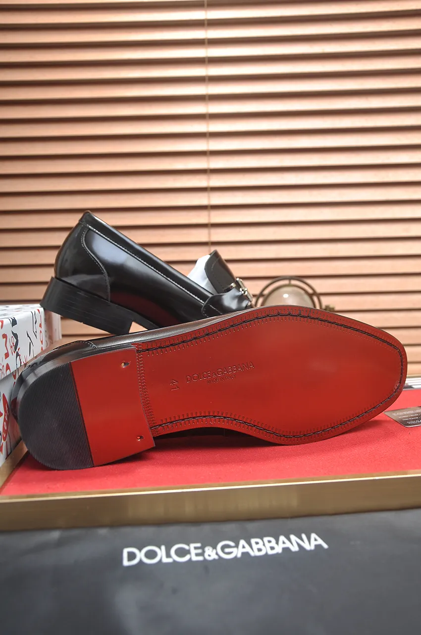 Men's men's shoes 💰500💶🌲 DG top 🔍🔍Men's new leather shoes 🚹 are on sale at the same time at the counter ⚠The uppers are imported cowhide from Italy, the entire imported cowhide lining, imported accessories 💪💪, completely 1⃣️ vs 1⃣️ replica 🇮 🇹💪💪, ⚠Sole: The original sole is specially provided by the original factory, the exclusive movable molded sole is super comfortable, ⚠The original factory follows the order, 🔍🔍high quality, you can enter and exit the counter at will, welcome to compare ⚠Size: 38-44 (45 customized)